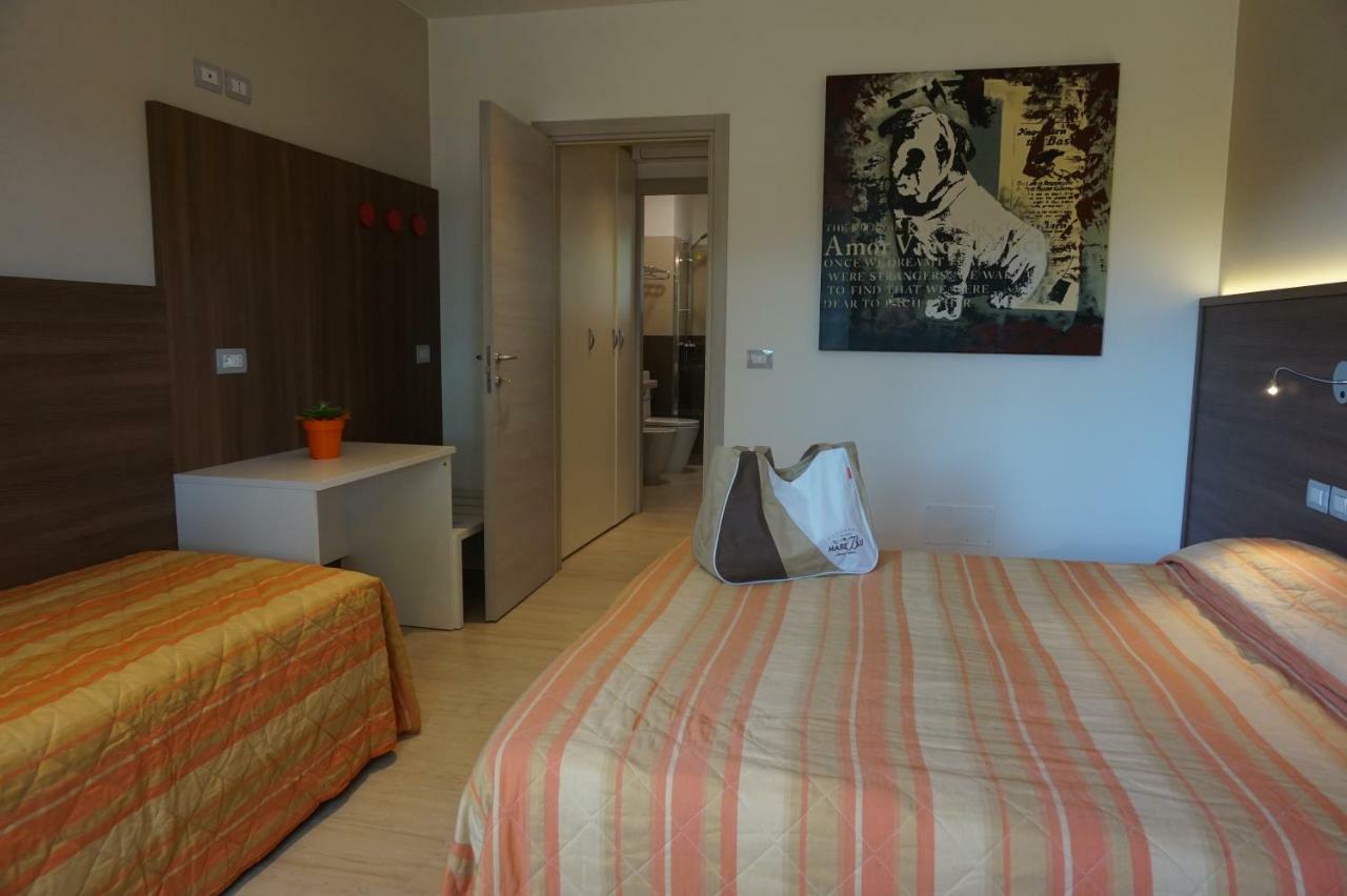 Villaggio Mare Blu 비비오네 외부 사진